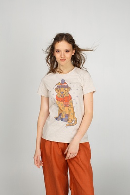 Beige woman t-shirt with new year dog, S