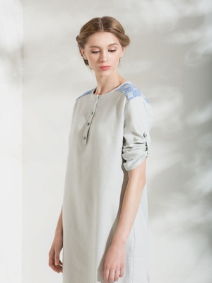 Gray dress with light blue embroidery, M/L