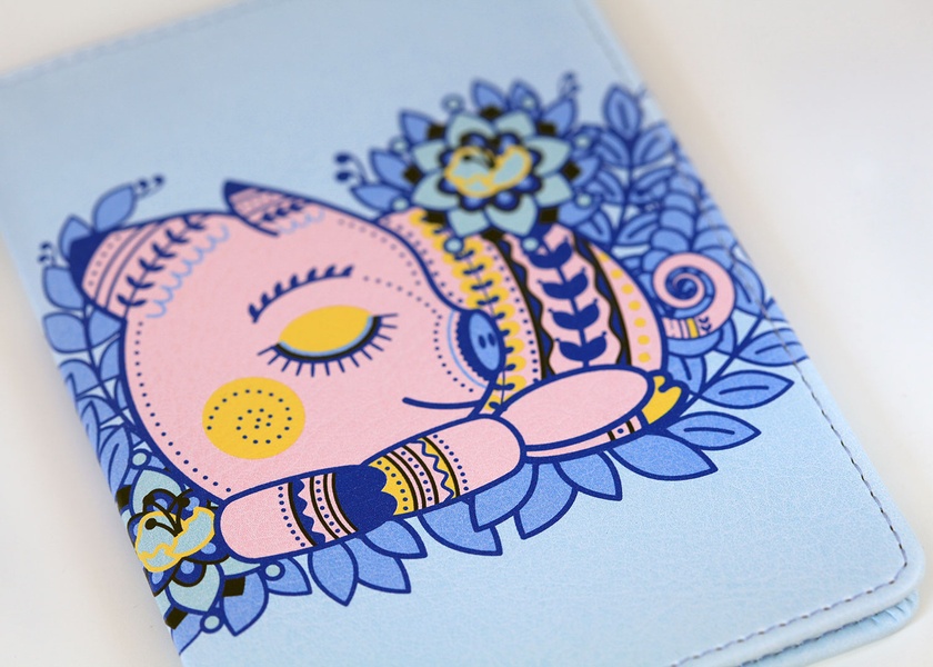 Passport Cover “Piggy in pink dreams”