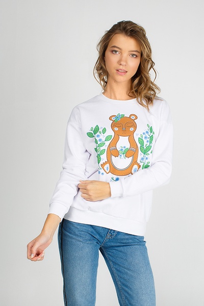 White women's sweatshirt with a teddy bear, M